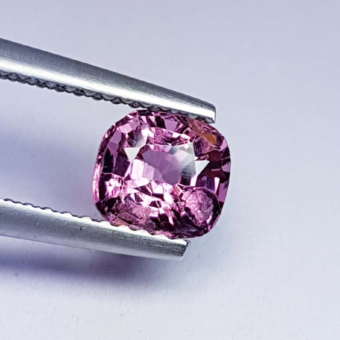 Spinel - 1.02 ct: Item: Spinel - 1.02 ct Loose gemstone Stone Clarity: VVS - VS Carat Weight: 1.02 Size (mm): 6.00 x 5.45 x 3.80 Cushion - Burma No Reserve: This lot starts at $1 and has no reserve as a courtesy so tha