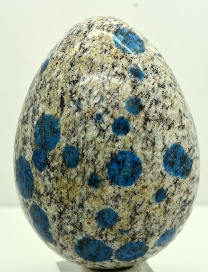 390 Grams Unique Piece Granite with Blu Azurite: Item: 390 Grams Unique Piece Granite with Blu Azurite Weight: 390 Grams Origin: Pakistan Polish Size: 80*60*60 MM Natural No Reserve: This lot starts at $1 and has no reserve as a courtesy so that col