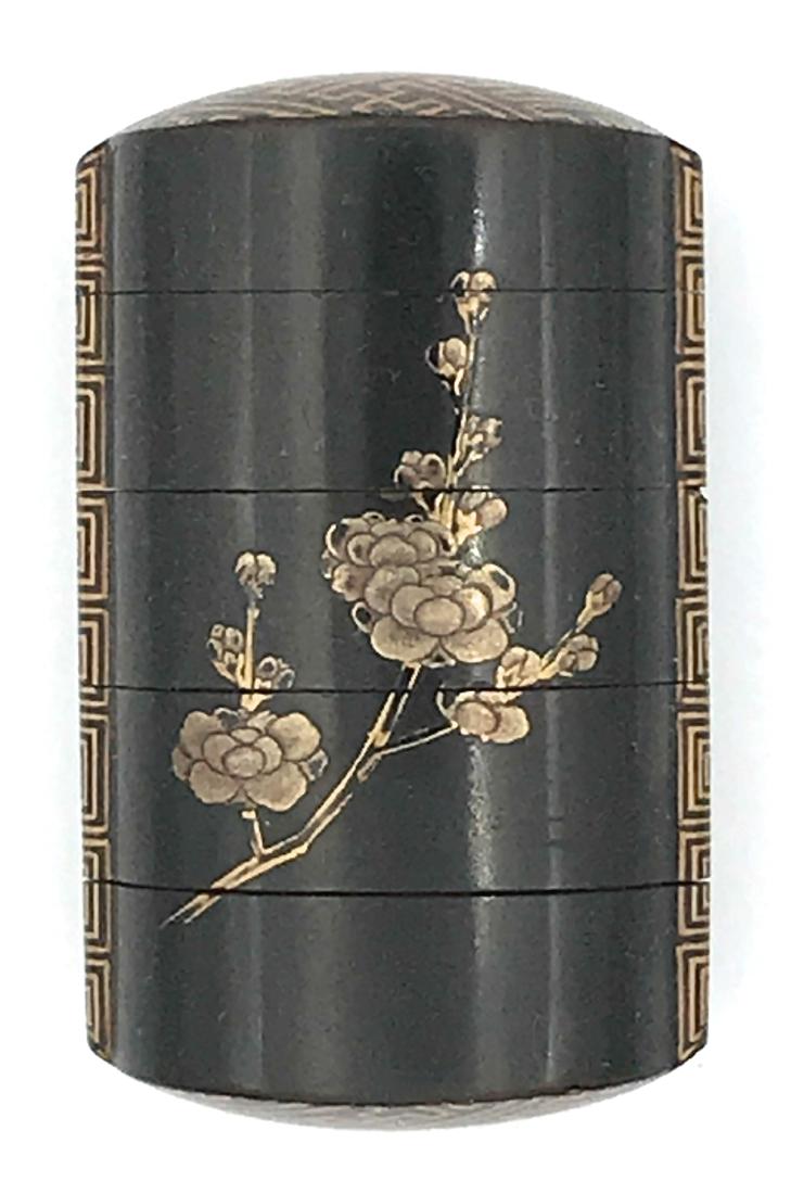 Five-section lacquer inro (1 of 2)