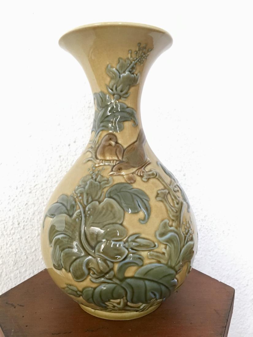 Lladró High Porcelain Vase Sparrows