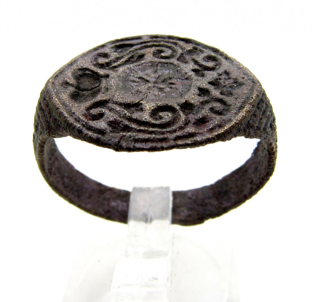 Wearable Crusaders Heraldic Seal Ring (1 of 3)