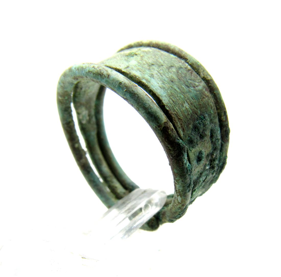 Wearable Viking Ring shaped as coiled Snake (1 of 4)