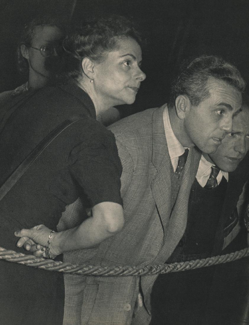 ROBERT DOISNEAU - It's the Mona Lisa: Artist: ROBERT DOISNEAU Print Title: It's the Mona Lisa Medium: Sheet-fed Gravure Printing Date: 1956 Printed in France Image Size: 8.25 x 10.5 inches Robert Doisneau (1912-1994) was a French photogra