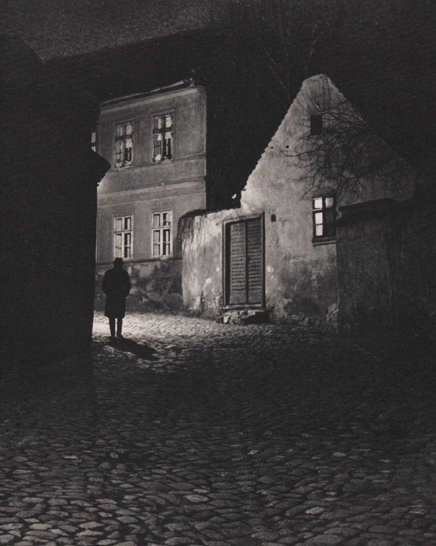 KERTESZ - Buda, 1914: Artist: KERTESZ Print Title: Buda, 1914 Medium: Duotone Photoengraving Printed 1982 in Switzerland Image size (inches) approx. 8 x 6” Andre Kertesz (1894-1985) born Kertesz Andor, was a Hungarian