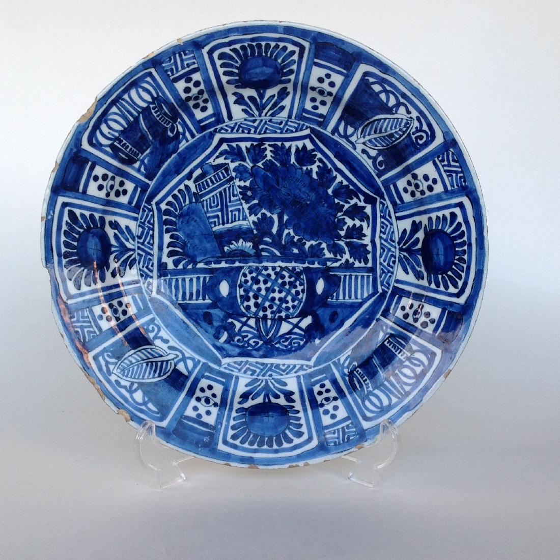 An Dutch Delft plate "WanLI" (1 of 5)