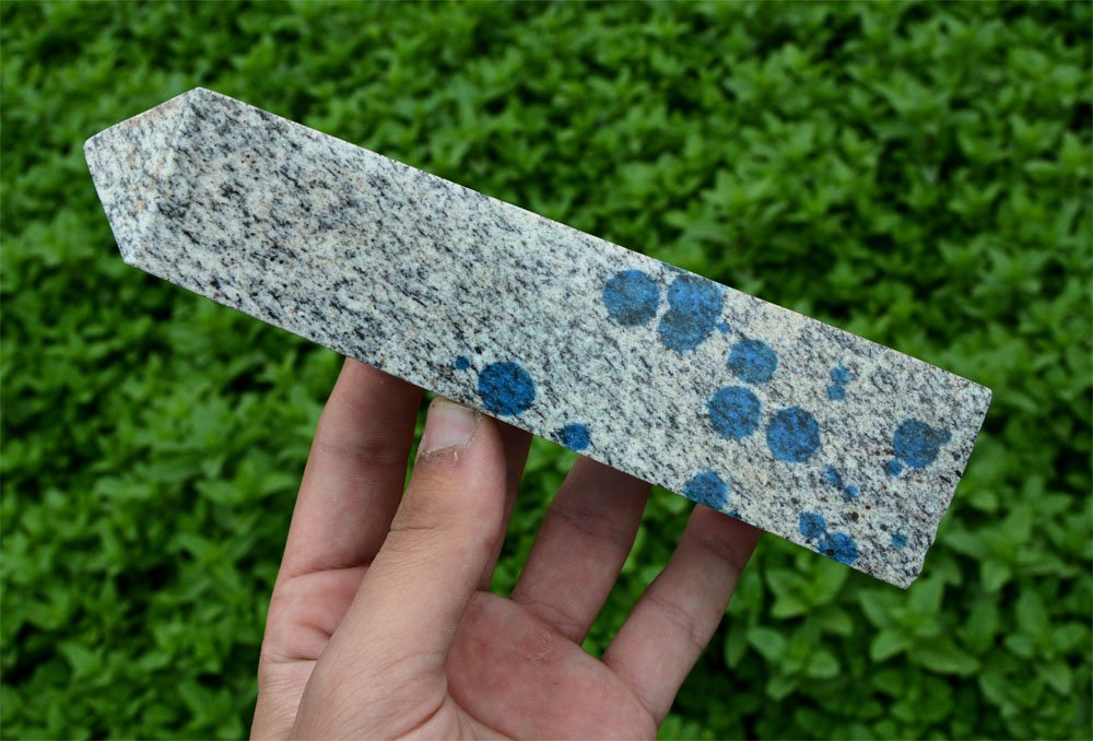Azurite In Granite Obelisk~Pakistan: Item: Azurite In Granite Obelisk~Pakistan Treatment: Natural Material: Azurite In Granite Weight: 775 Gram Dimensions: 93x48x42 mm Origin: Pakistan No Reserve: This lot starts at $1 and has no reserve