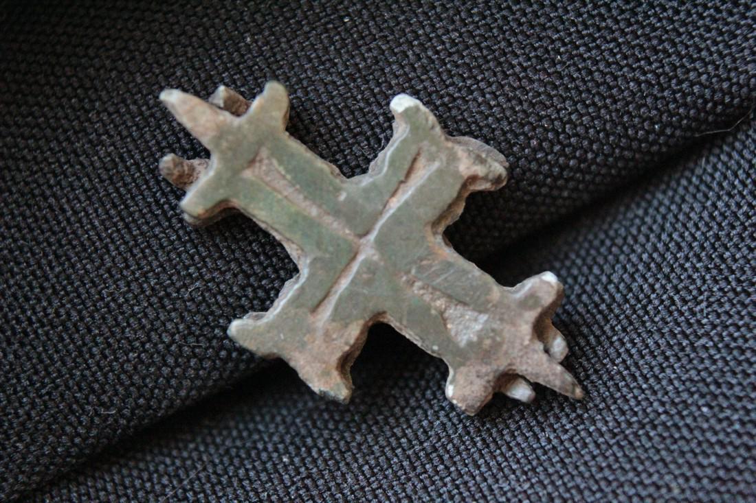 Medieval Bronze Encolpion (Two Parts): Medieval bronze encolpion (two parts) Origin: Europe Period: 9th - 14th century AD Material: bronze Size: 31 mm place of discovery - Ukraine, Ukrainian private collection Please note that this lot has
