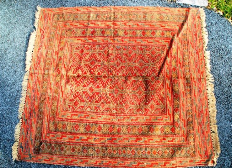 Antique Herati Rug 4x4: Antique Herati Carpet hand knotted with natural dyes from early 20th century Origin: Afghanistan Size (feet/inches): 4'x4' Age: 1930's Material: wool Please note that this lot has a confidential reser
