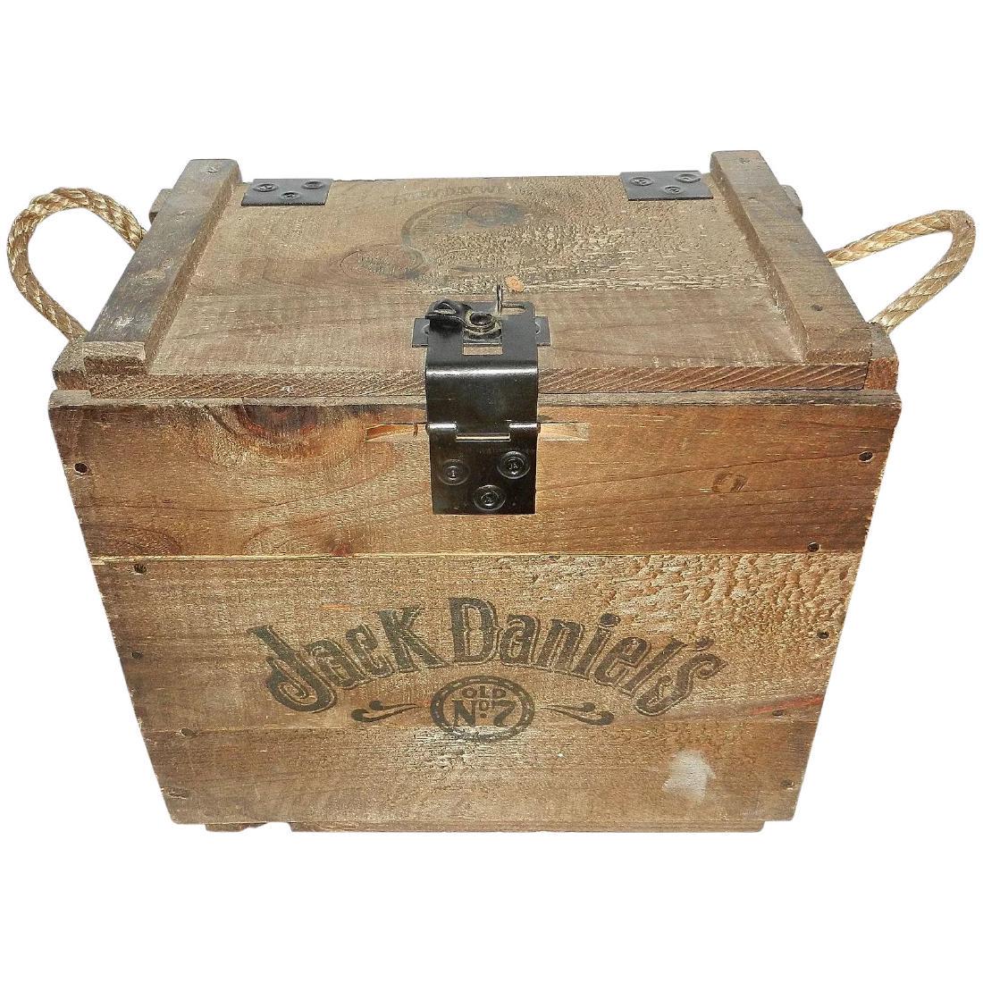 Jack Daniel's Old No. 7 Wood Bottle Whiskey Transport (1 of 8)