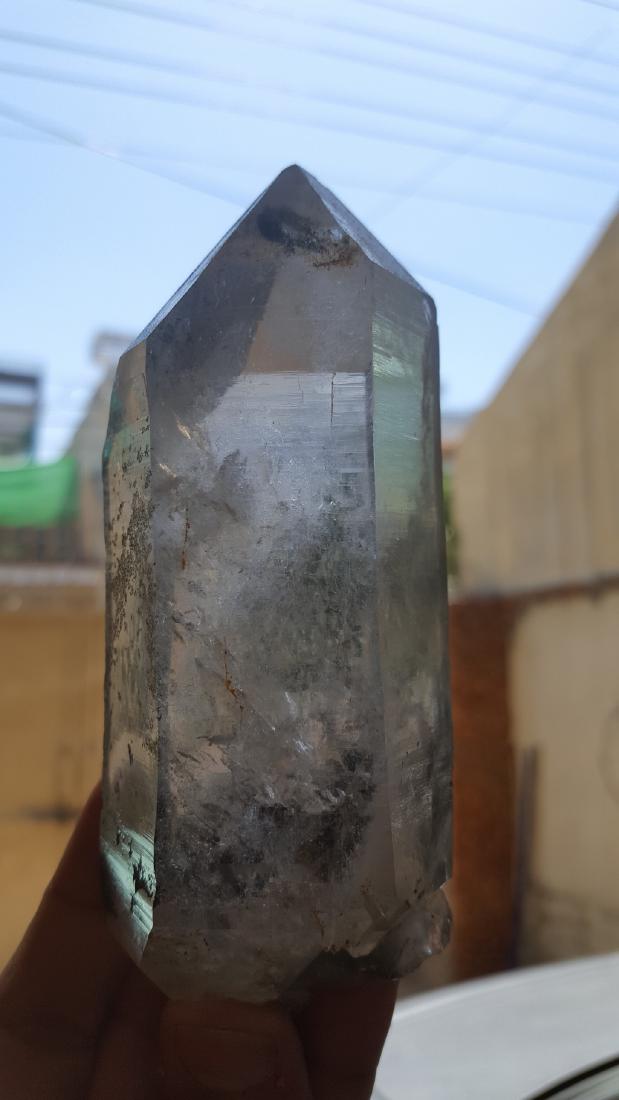 QUARTZ CRYSTAL: Item: QUARTZ CRYSTAL Origin: SKARDU Weight: 380 GRAMS SUPREME QUALTY QUARTZ CRYSTAL Please note that this lot has a confidential reserve. When you leave a bid in advance of the auction, submit your ma