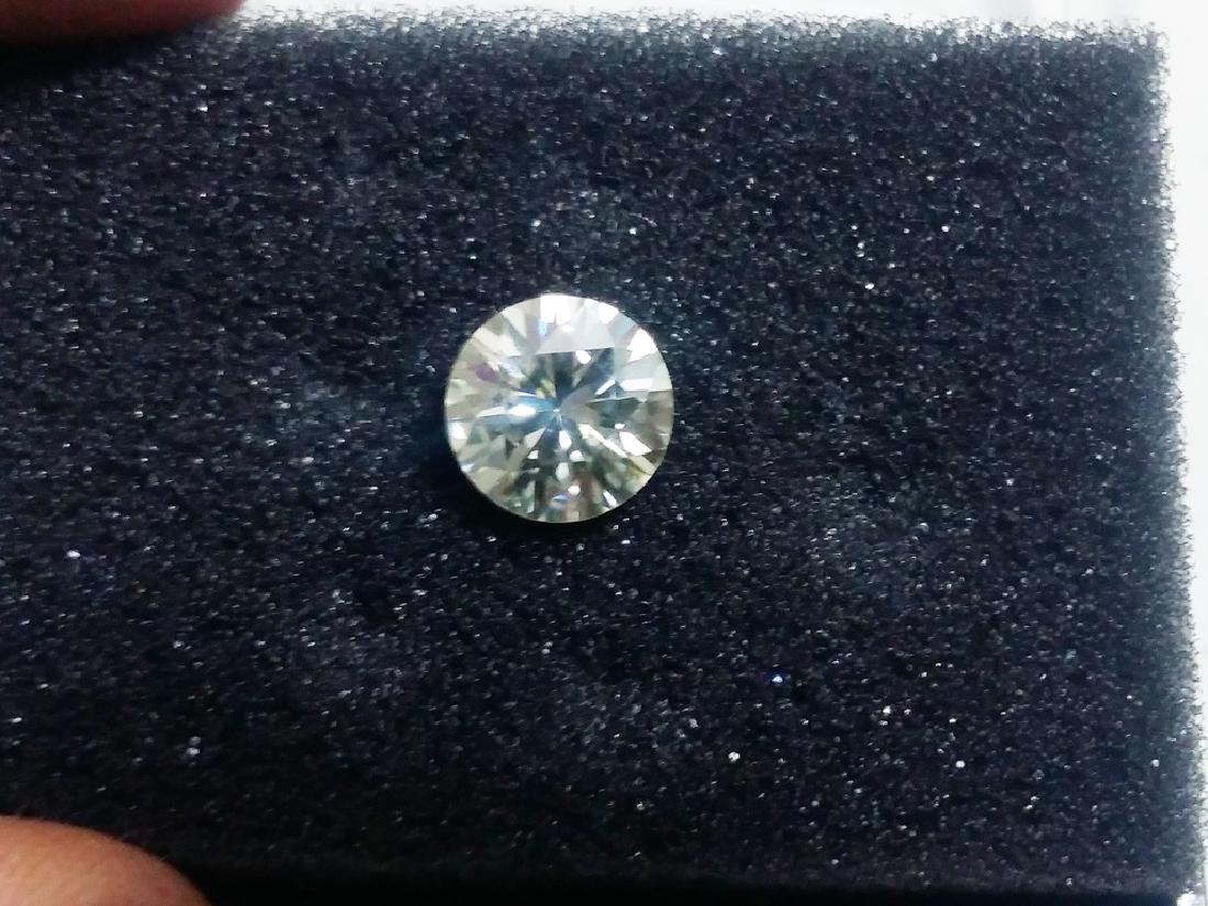 Man Made Round VS Moissanite: Title: Man Made Round VS Moissanite Metal Purity (If Applicable): Gemstones: Moissanite Carat Weights: 1.78 Size/Dimensions: 8 x 8 x 5 No of Pcs.: 1 Additional Info: K-COLOR Please note that this lot 