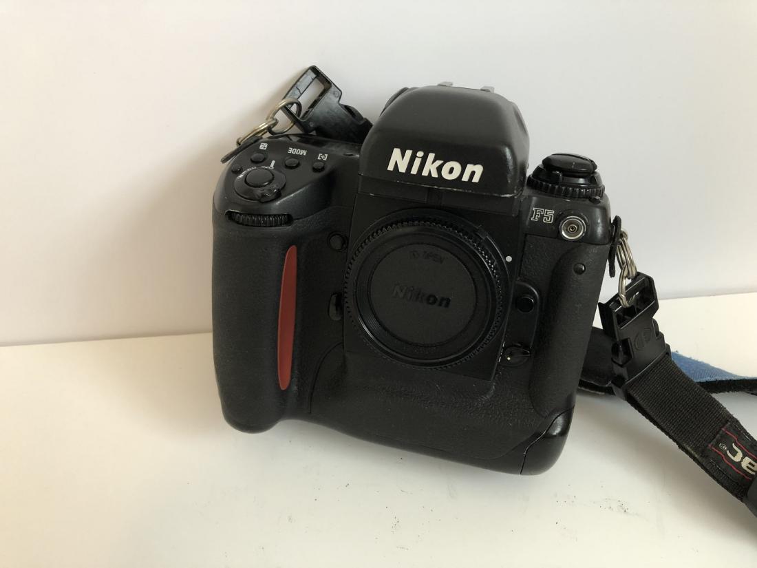 NIKON F5 CAMERA BODY - MIKE BARICH (1 of 3)