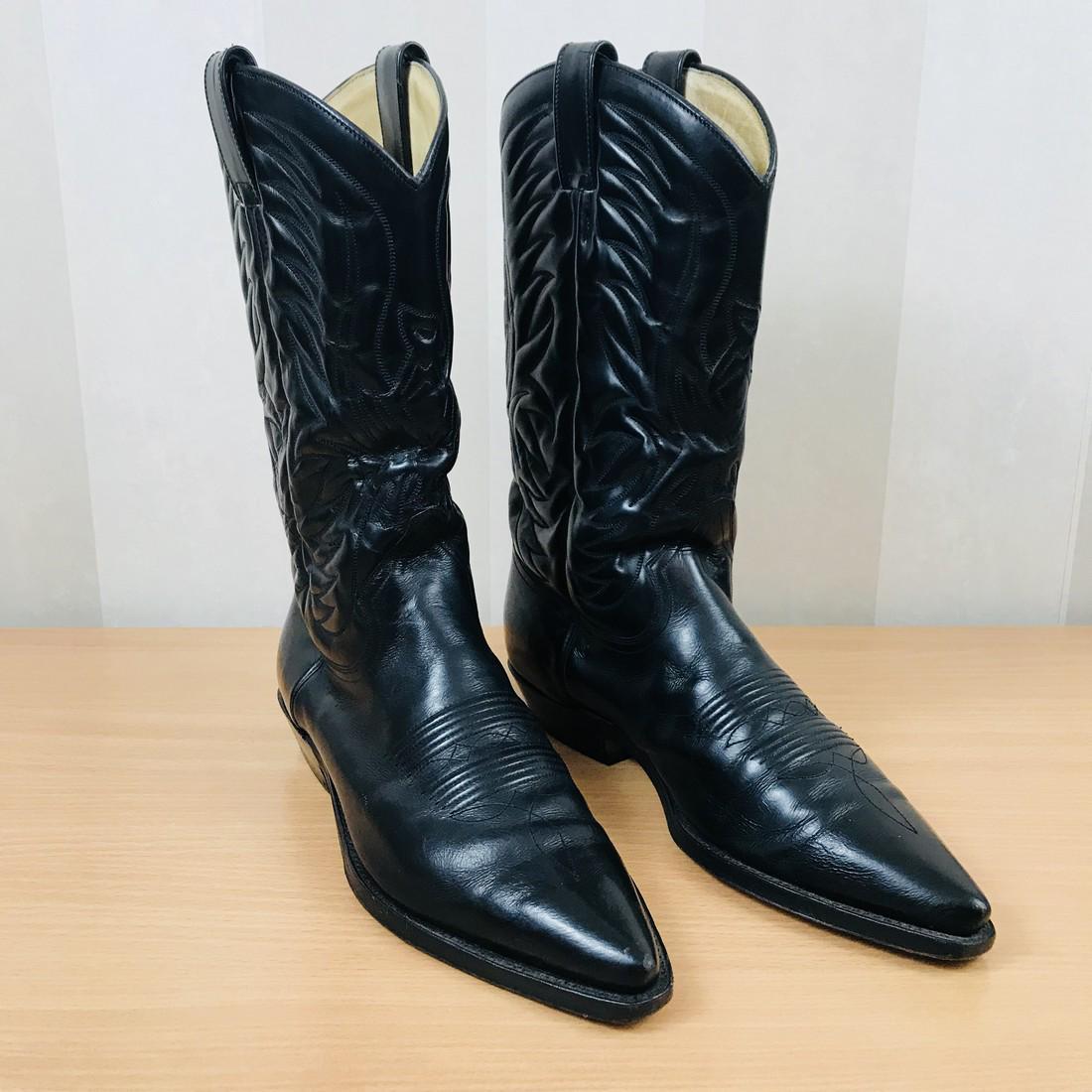 Men‘s Black Leather Cowboy Boots: Men‘s Black Leather Cowboy Boots, Vintage Leather US 10 EUR 43 Please note that this lot has a confidential reserve. When you leave a bid in advance of the auction, submit your maximum. The bidder w