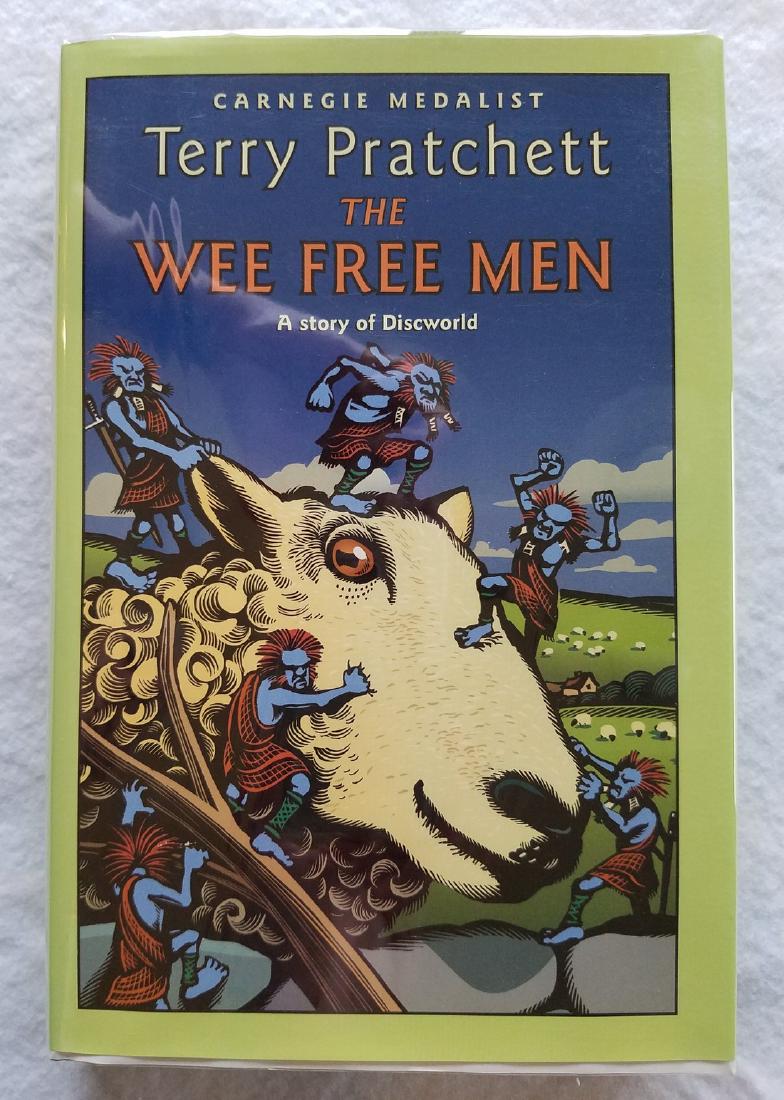 Pratchett. Signed. The Wee Free Men (1 of 4)