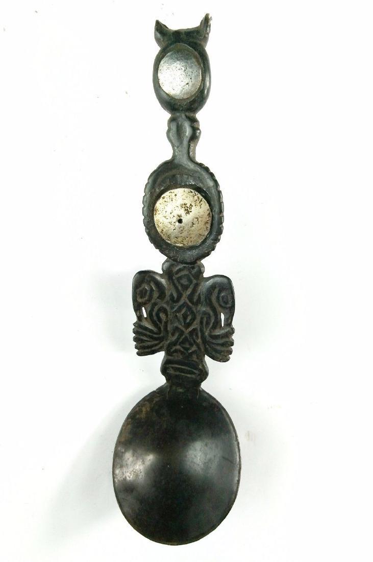 Horn Ceremonial Spoon Two Inset Metal Plates West Timor (1 of 10)