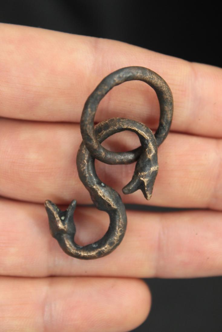 Medieval beautifull bronze snake distributor suspension