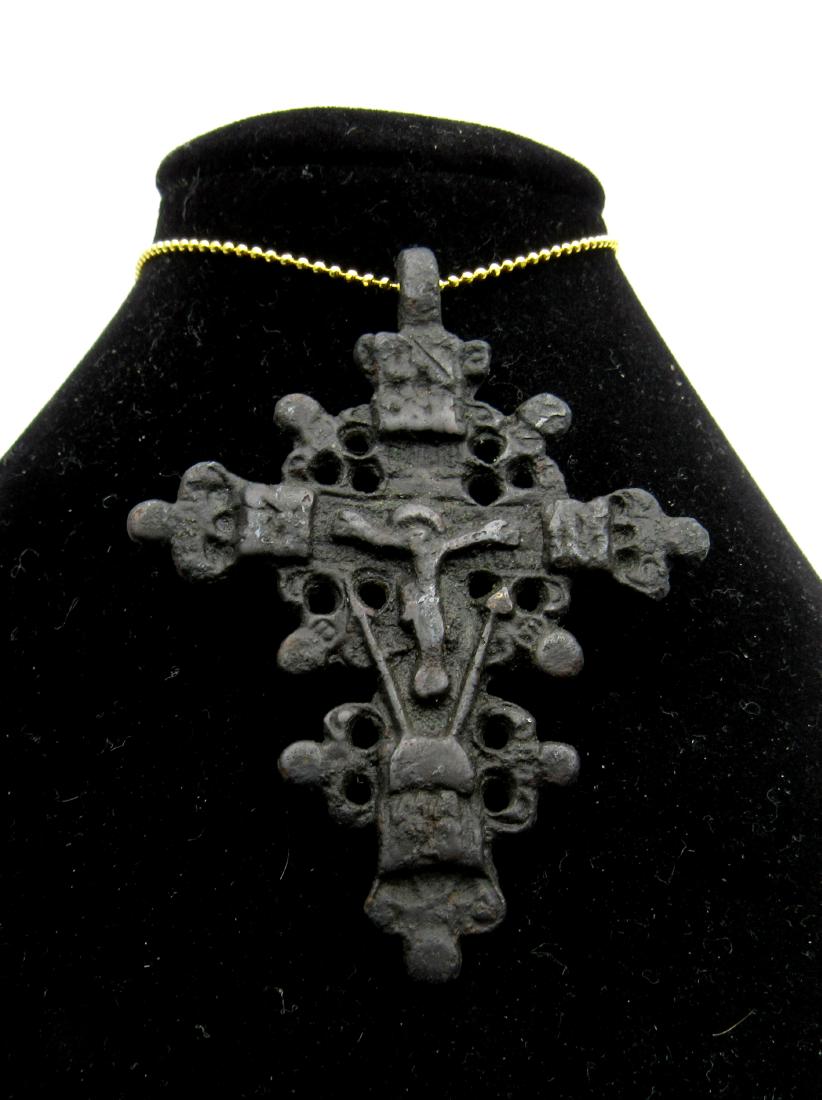Medieval Crusaders Cross Pendant with Jesus Christ (1 of 2)