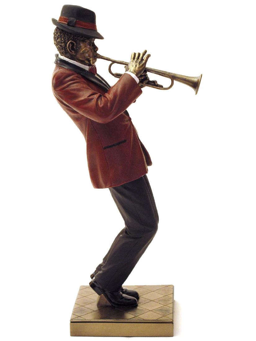 Veronese: Trumpet statue Le Monde Du Jazz: Item: Veronese: Trumpet statue Le Monde Du Jazz Maker: Veronese Design Origin: France Date/Period: 2017 Materials: Polystone Size: H. 11,81 x W. 5,51 inch Trumpet statue, from the Le Monde Du Jazz Col