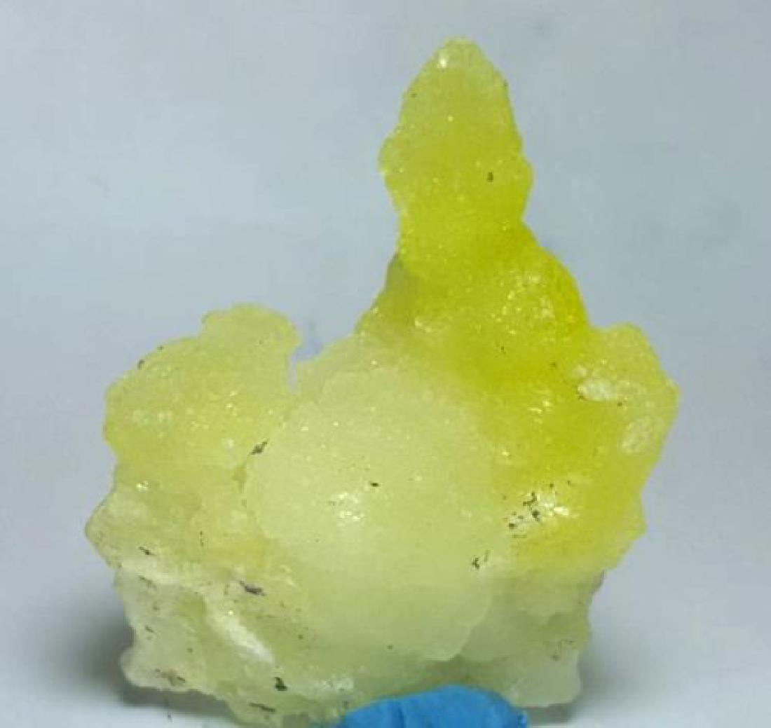 144 CARATS HIGH QUALITY LEMON YELLOW BRUCITE MINERAL: Title: 144 CARATS HIGH QUALITY LEMON YELLOW BRUCITE MINERAL Origin: PAKISTAN Weight: 144 CARATS144 CARATS HIGH QUALITY LEMON YELLOW BRUCITE MINERAL@BALUCHISTAN Please note that this lot has a confiden