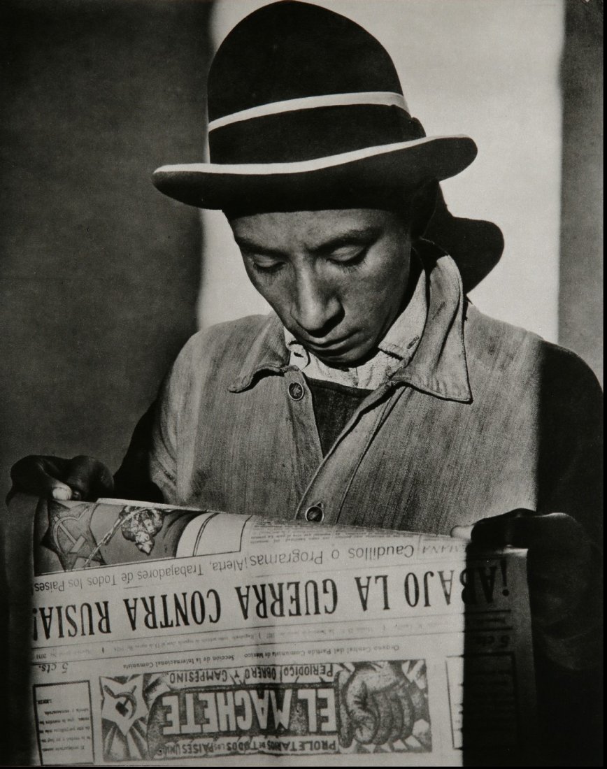 TINA MODOTTI - El machete" 1926: Artist: Tina Modotti Title: El machete" 1926 Date Printed: 1979 Medium: Heliogravure Printer Location: Electa Italy Size: 24x19.1cm - 9.5x7.5 inch Mount Size: 30x40 cm - 15.7x11.8 Inches Please note t