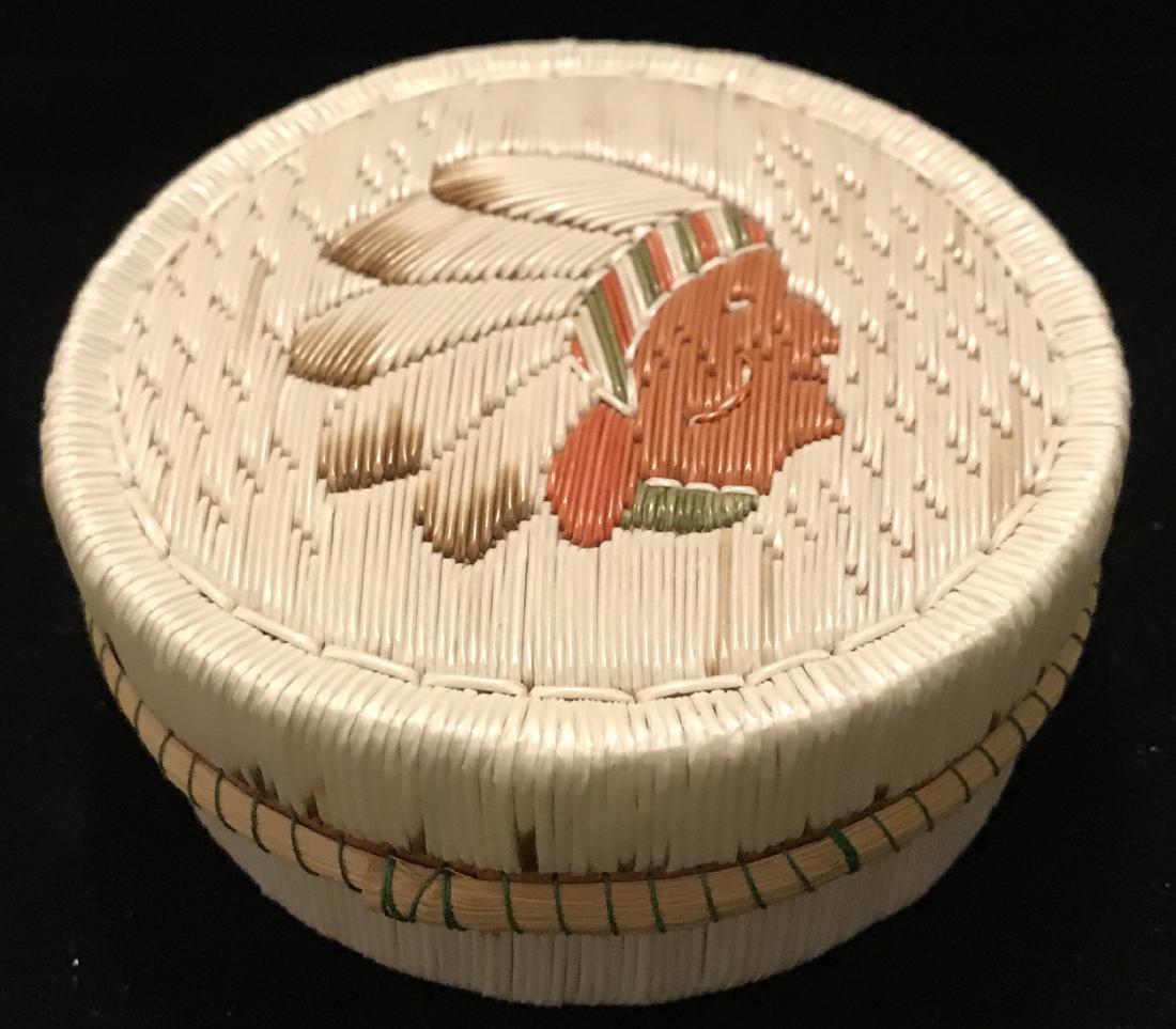 Banff Indian Trade Box: Banff Indian Trade Box 1971 Made from Birch Bark, Sweet Grass and Porcupine Quills 5" dia x 2" tall Please note that this lot has a confidential reserve. When you leave a bid in advance of the auction