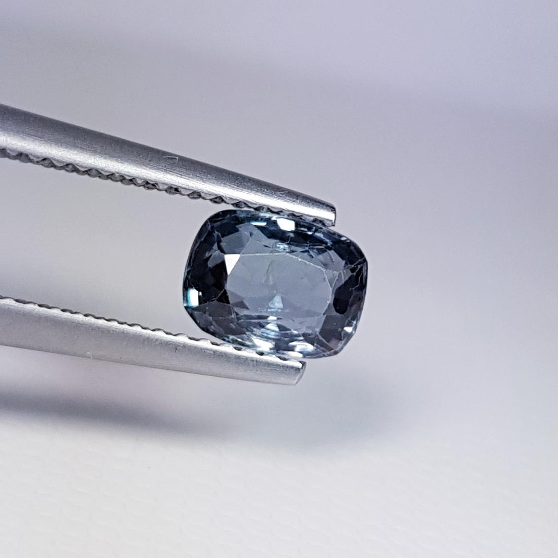 Spinel - 1.05 ct: Item: Spinel - 1.05 ct Loose gemstone Color/Clarity: VVS Carat Weights: 1.05 Size (mm): 6.90 x 5.10 x 3.30 Rectangular Cushion - Burma No Reserve: This lot starts at $1 and has no reserve as a courtes