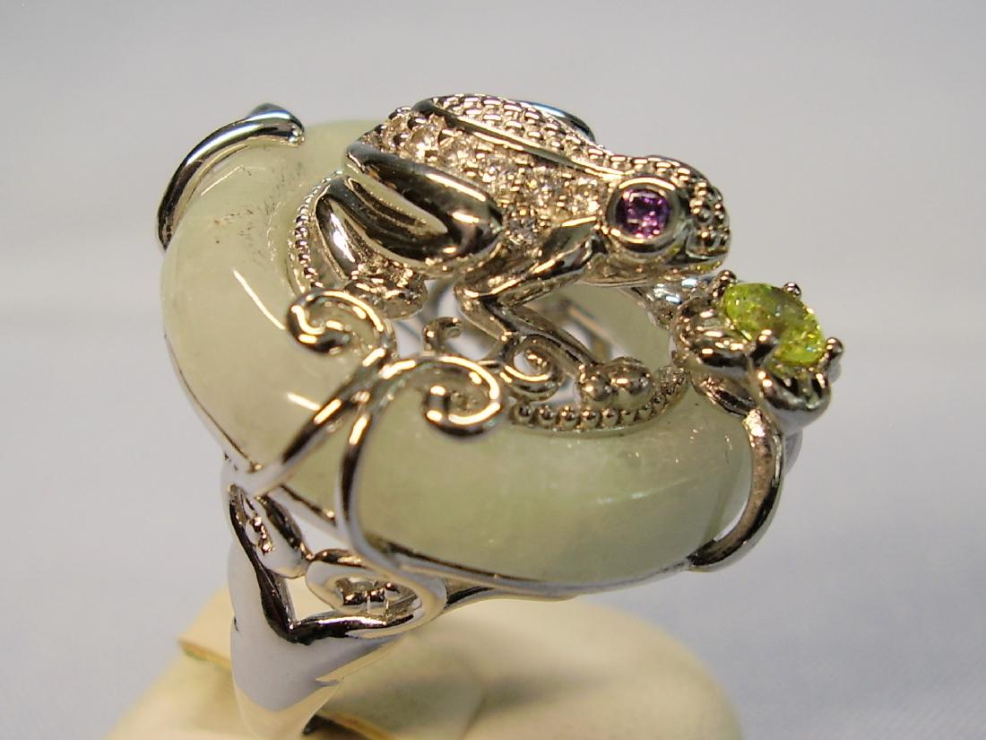 Ring with Jade and frog (1 of 7)