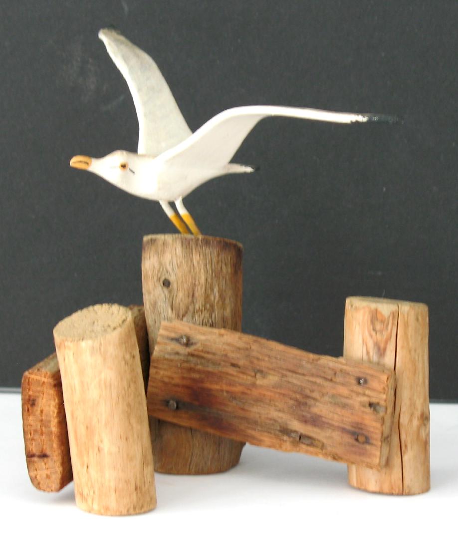 Folk Art Seagull Carving (1 of 2)