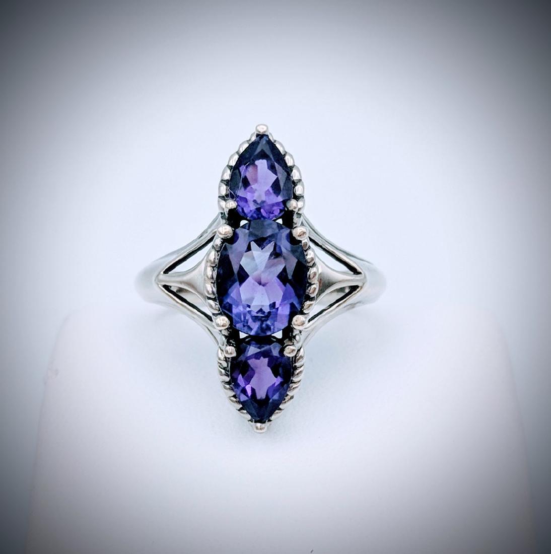 Sterling Silver Deep Purple Amethysts Ring (1 of 4)