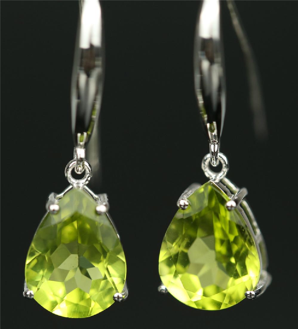 Certified-18K white gold Peridot earring (1 of 6)