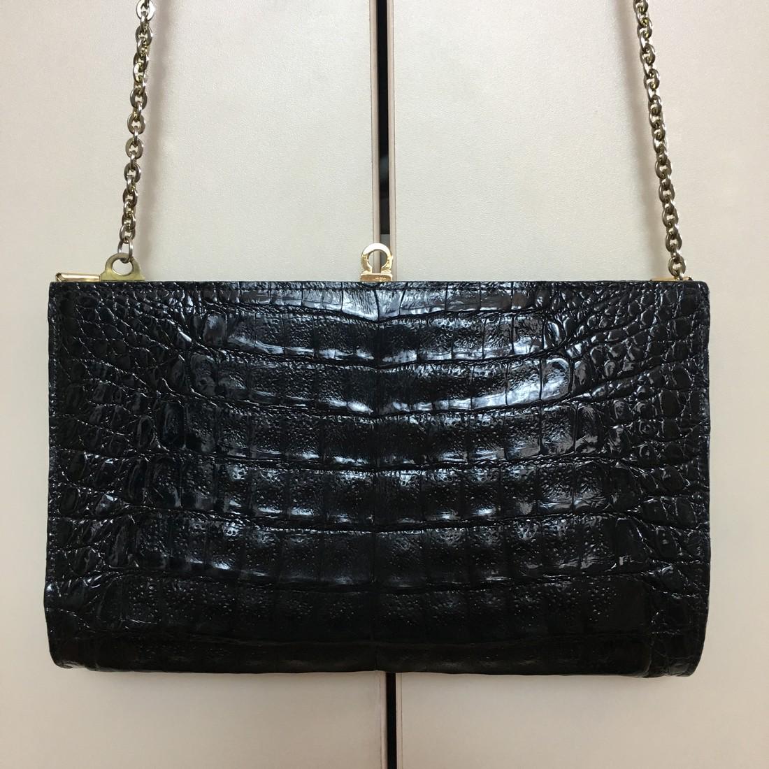 WomenÂ‘s Vintage Faux Alligator Crocodile Leather Black (1 of 7)