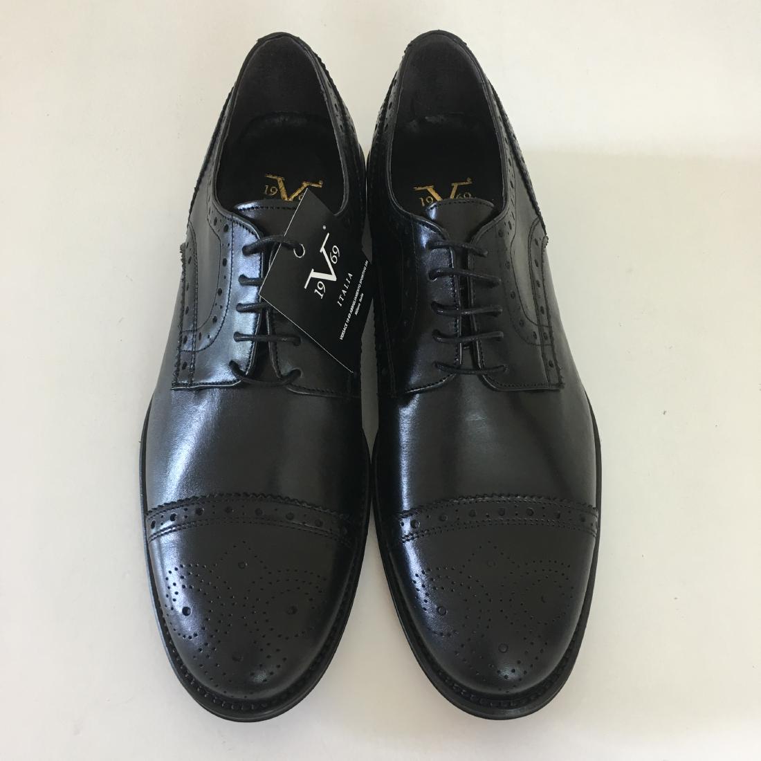 Men’ VERSACE 1969 Black Leather Brogues Shoes: Men’ VERSACE 1969 Black Leather Brogues Shoes Period: Modern Materials: 100% GENUINE LEATHER Inside: leather Sole: leather Size: 10 US 43 EU Spring/Summer Collection RRP 180€ Please note that this