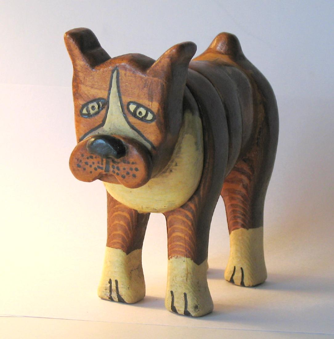 Folk art dog carving. (1 of 1)