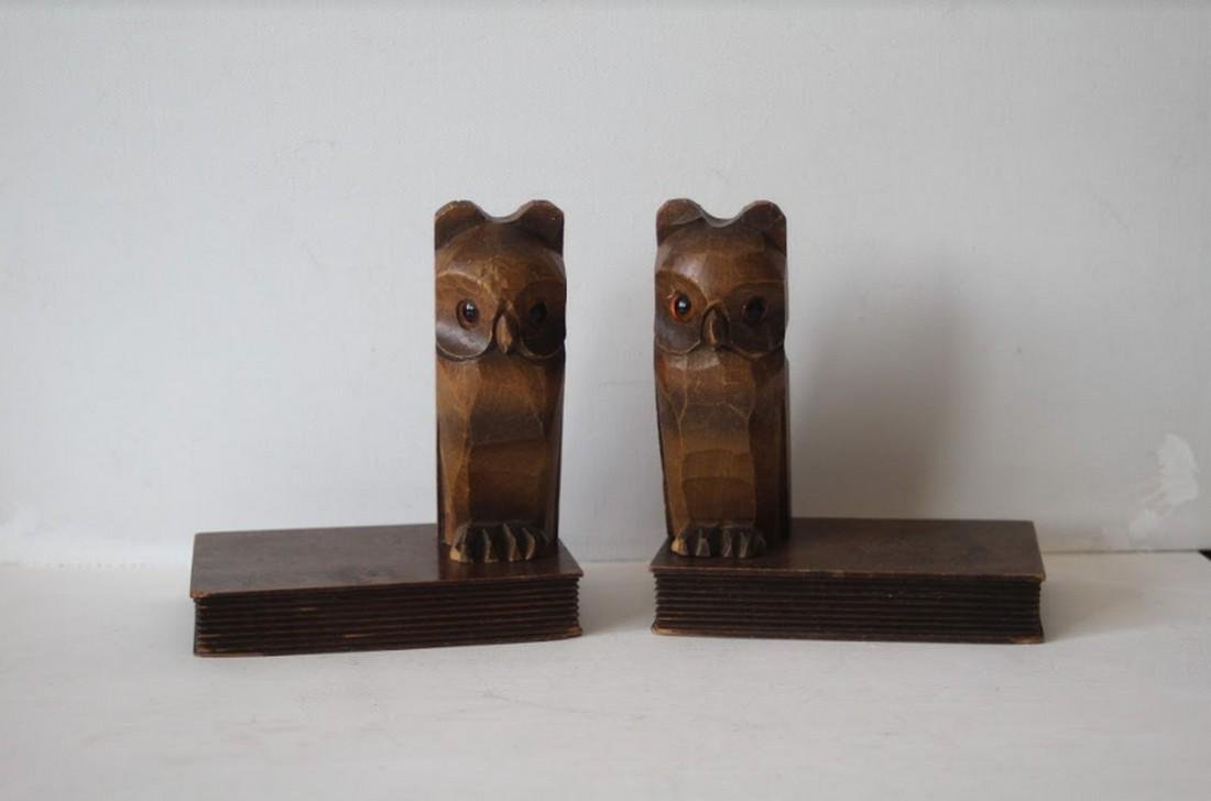 Handcarved Owl Bookends, black forrest (1 of 3)