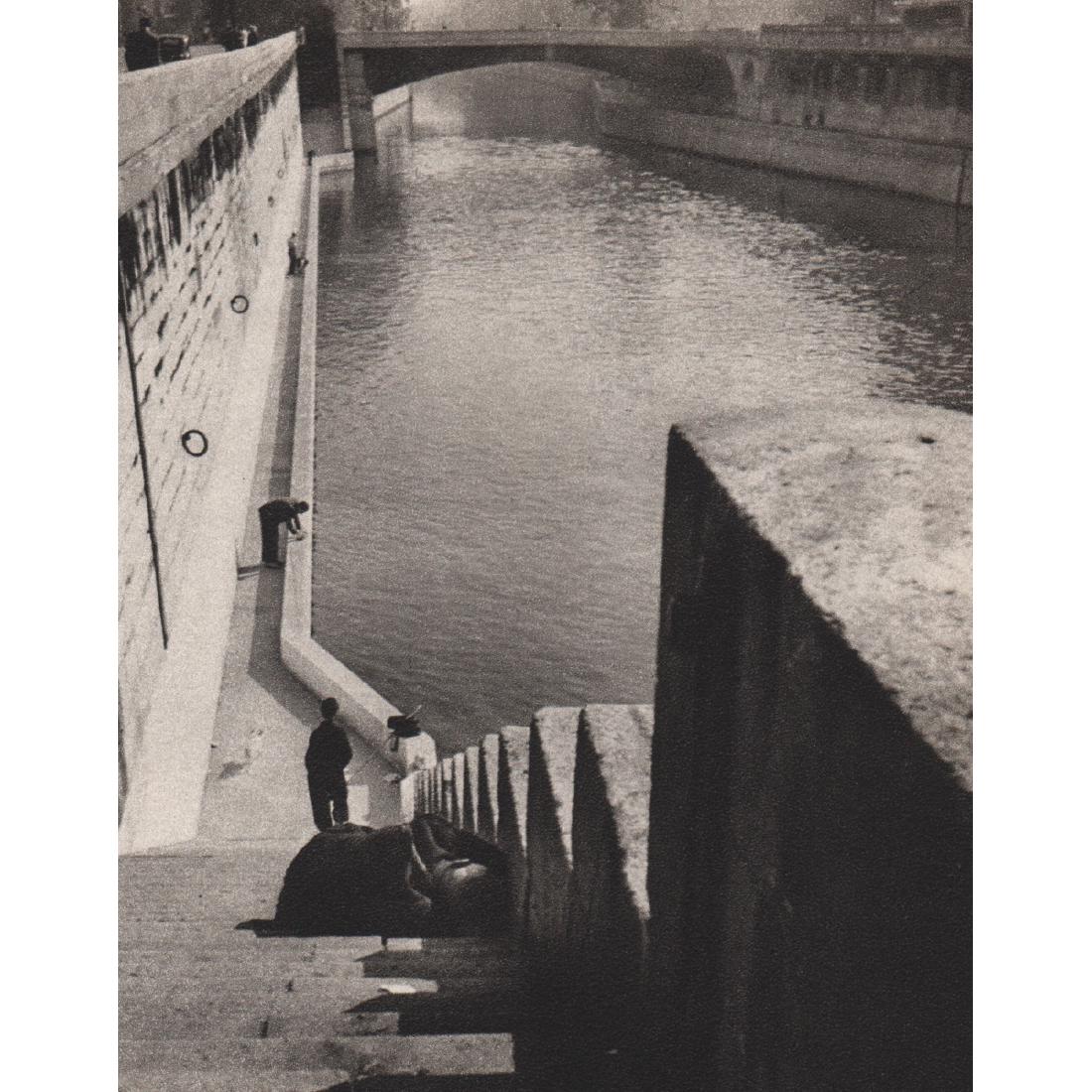 ANDRE KERTESZ - Paris, November 1930: Artist: ANDRE KERTESZ Print Title: Paris, November 1930 Medium: Sheet-Fed Gravure Printing Date: 1966 Printed in Czechoslovakia Image size approx. 4.5 x 5.5 inches Andre Kertesz (1894-1985) born Kerte