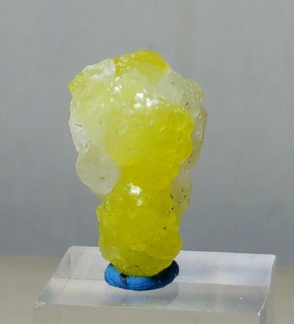 19 38 Carat Rare Mineral Lemon Yellow Brucite From: Title: 19 38 Carat Rare Mineral Lemon Yellow Brucite From Balochistan Origin: PAKISTAN Weight: 19.38 CARATS 19 38 Carat Rare Mineral Lemon Yellow Brucite From Balochistan No Reserve: This lot starts a