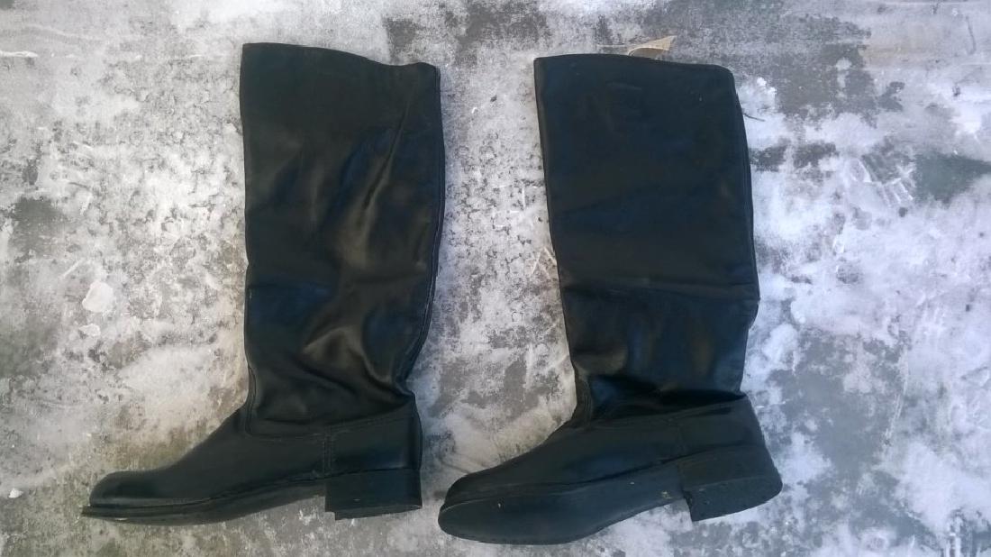 Leather boots of oficer Soviet army. Made in the USSR.: Country: Russia Period: 20th - late Condition: Used Date/Period: 1970s Leather boots of oficer Soviet army. Made in the USSR. 100% Original Long soles - 31 cm Height - 46 cm size - 42 ?ondition - used