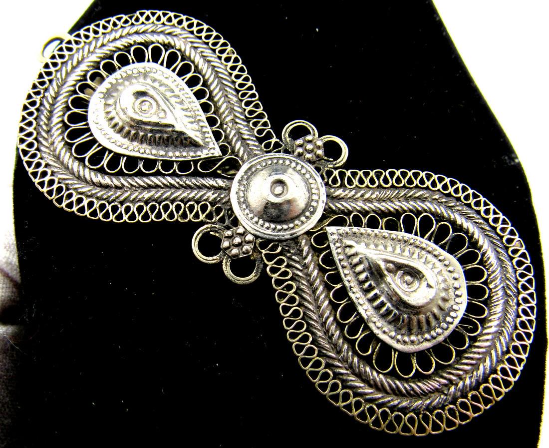 Post Medieval Yemeni Silver Hair Brooch (1 of 2)