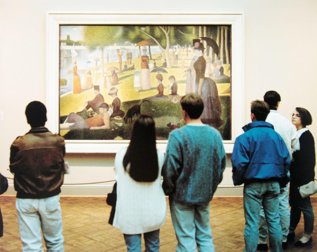 THOMAS STRUTH - Art Institute of Chicago I, 1990: Artist: Thomas Struth Title: Art Institute of Chicago I, 1990 Date Printed: 1999 Medium: Colour Photo-lithograph Printer Location: Printed in Germany in 1999 Size: 26.5 x 33.5 cm - 10.43 x 13.19 inch