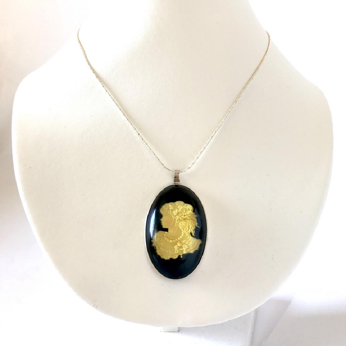 Baltic amber sterling silver cameo & chain, 10.7 gr (1 of 9)