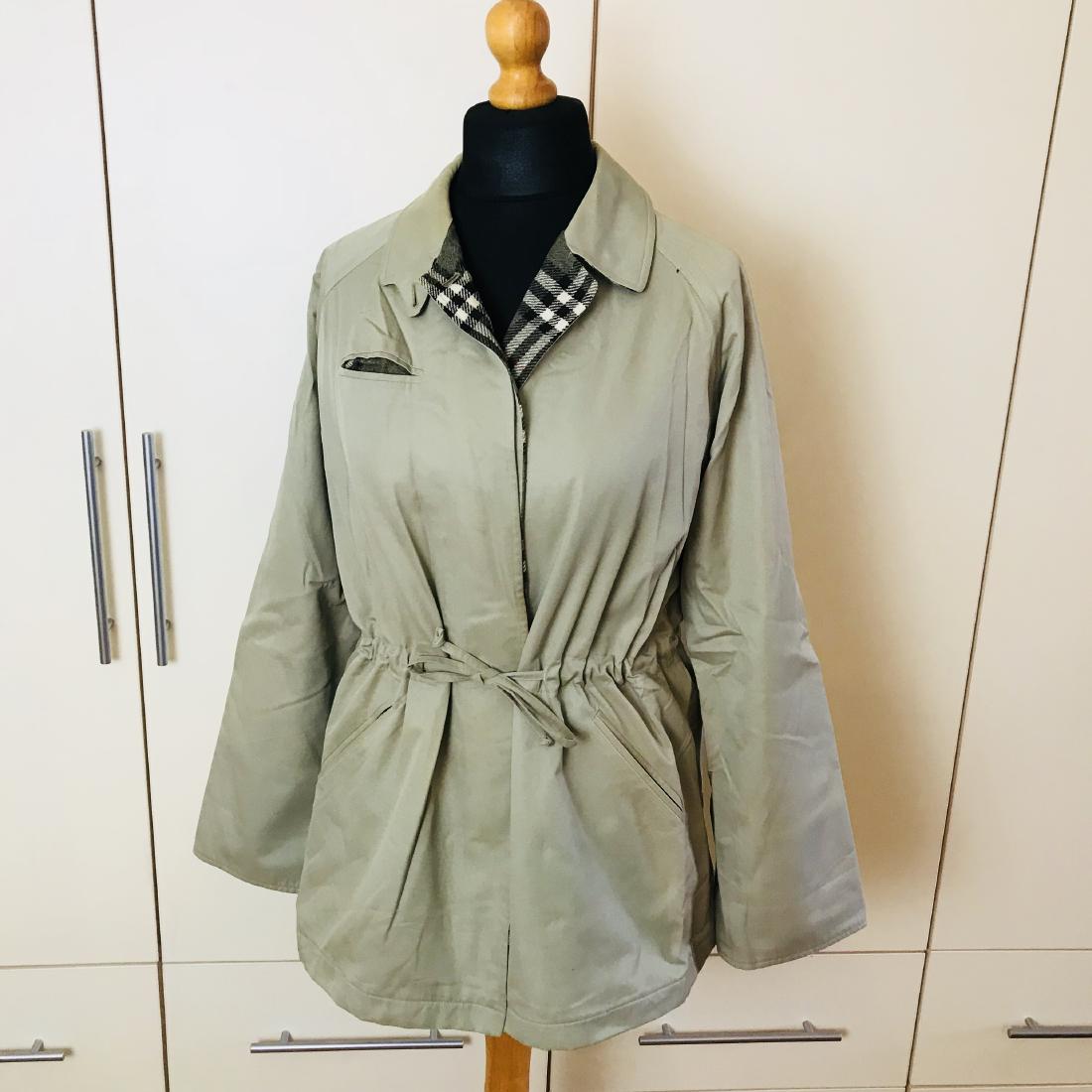Vintage Women's Burberry Trench Coat Size US 14 (1 of 9)
