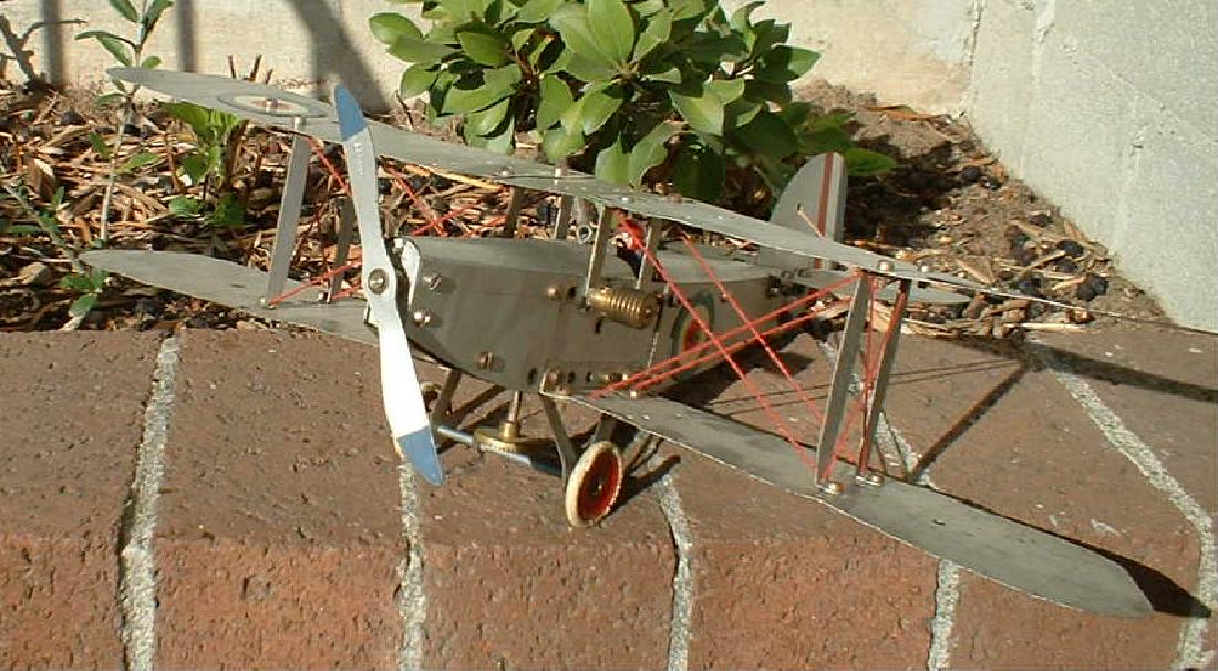 Meccano No.1 biplane, boxed, the motorized version, (1 of 5)