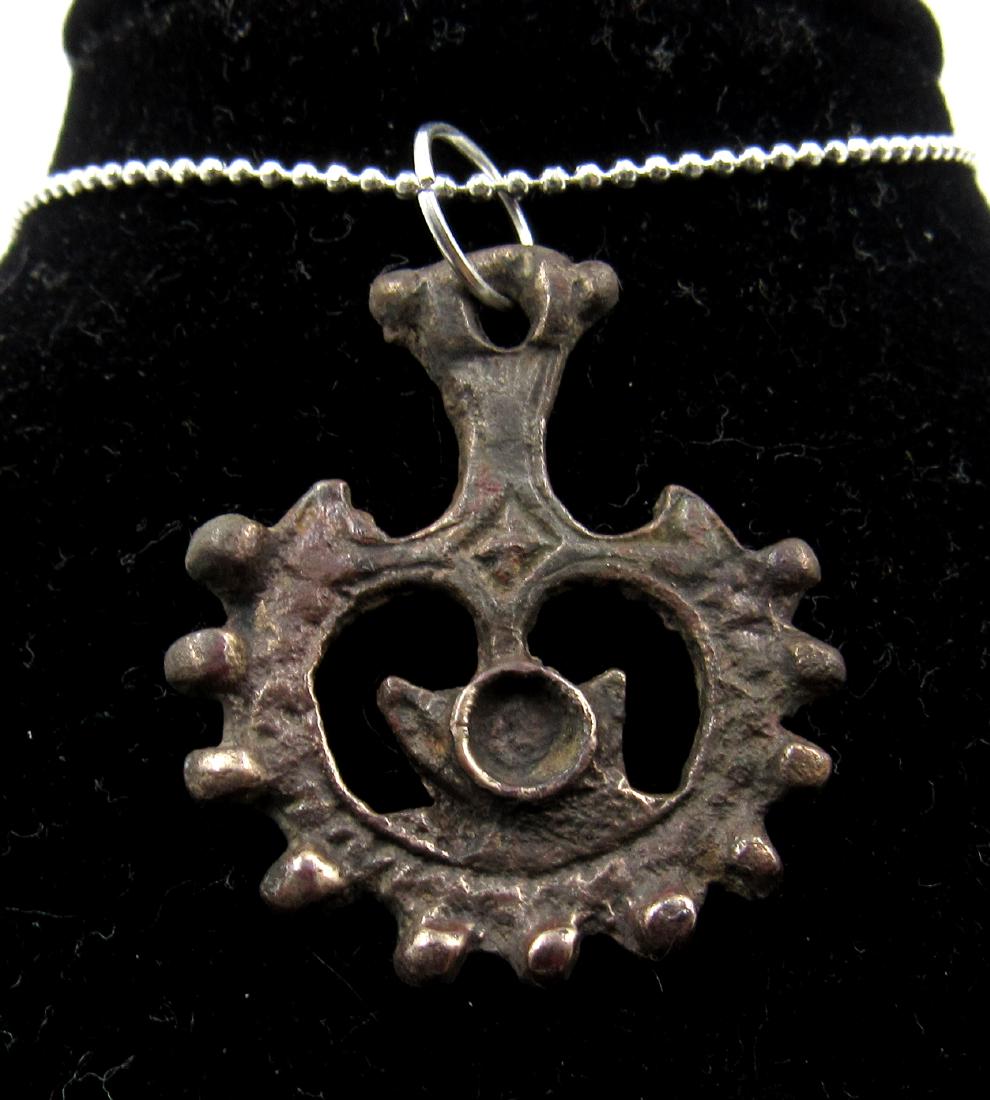 Medieval Viking Era Bronze Hammer of God Thor Amulet: Medieval Viking Era Bronze Hammer of God Thor Amulet Date: Circa 900 – 1100 AD Medieval Viking Era Bronze Hammer of God Thor Amulet. This item has been professionally cleaned to show original detail
