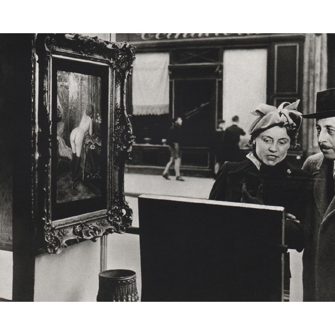 ROBERT DOISNEAU - Un Regard Oblique: Artist: ROBERT DOISNEAU Print Title: Un Regard Oblique Medium: Sheet-fed Gravure Printing Date: 1970's Printed in Switzerland Image Size approx: 7.5 x 6 inches Robert Doisneau (1912-1994) was a French