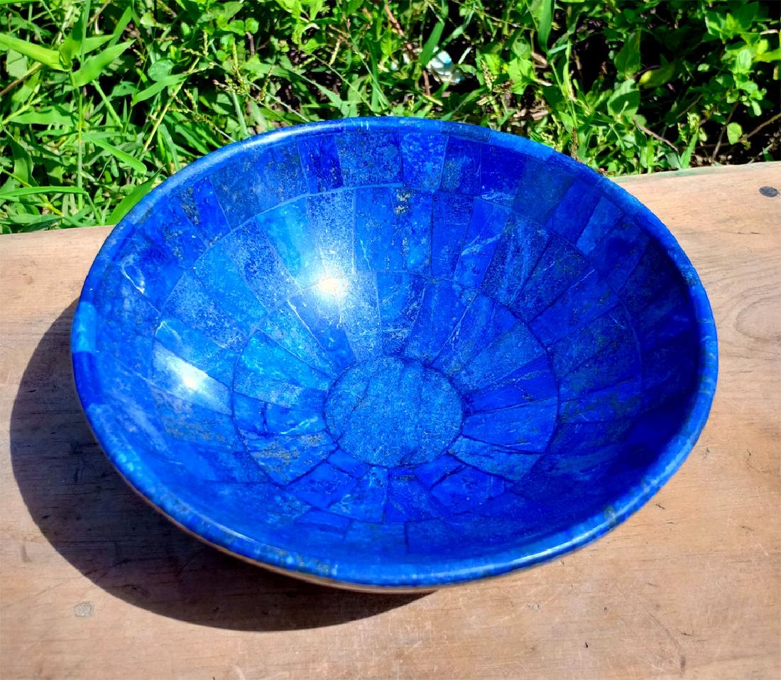 Top Quality Lapis Lazuli Bowl~Afghanistan: Item: Top Quality Lapis Lazuli Bowl~Afghanistan Treatment: Natural Lapis Lazuli Weight: 540 Gram Size/Dimensions: 155x55 mm mm Origin: Afghanistan Please note that this lot has a confidential reserve.