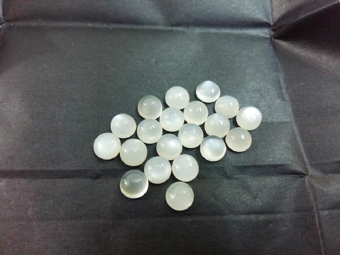 Natural White Moonstone Gemstone Wholesale Lot: Item: Natural White Moonstone Gemstone Wholesale Lot Loose Gemstone: Moonstone Carat Weight: 44.49 Size/Dimensions: 7 x 7 No of Pcs.: 20 Please note that this lot has a confidential reserve. When you