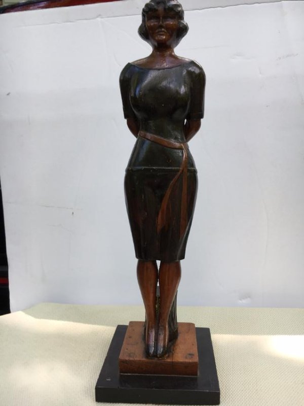 Carving of Stylish Woman 1930s/40s (1 of 4)