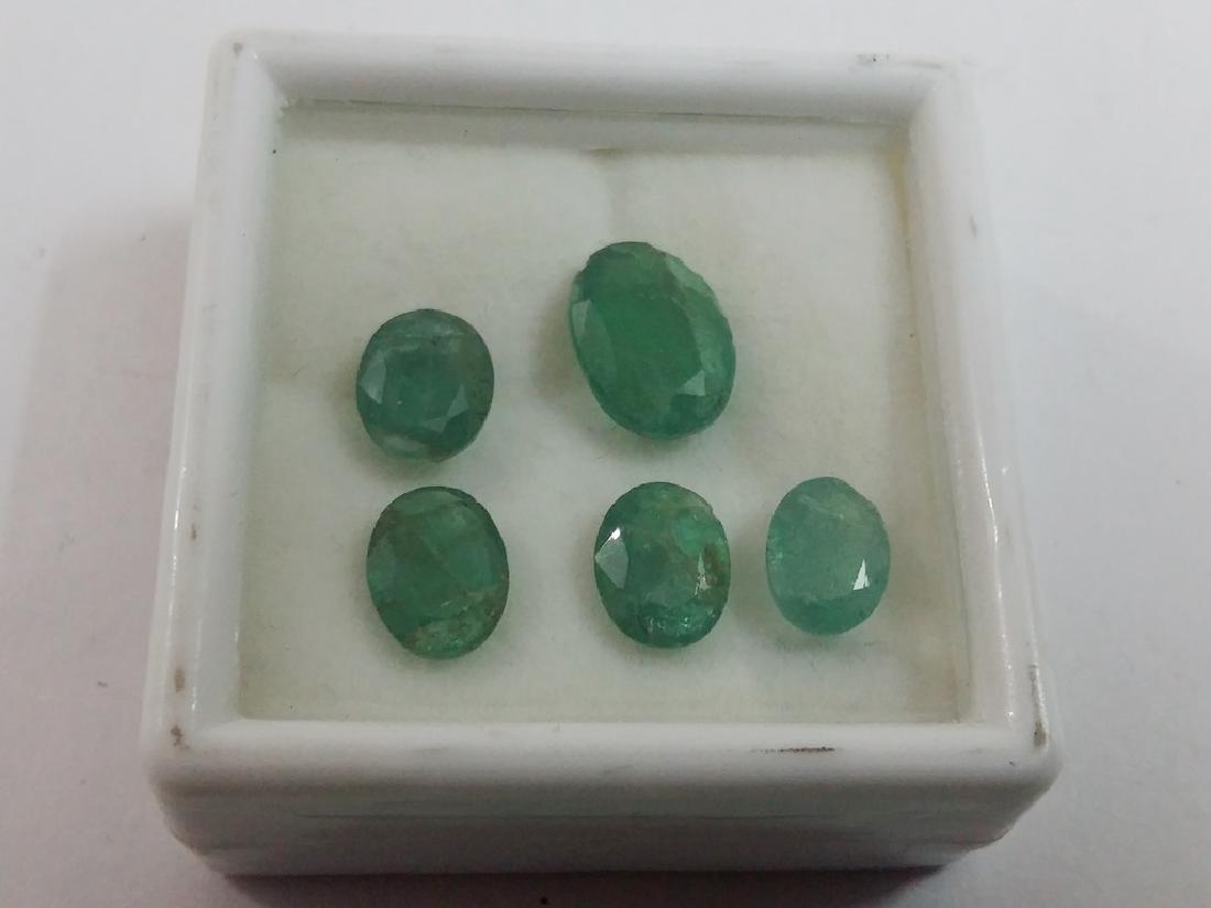 Natural Oval Colombian Emerald Lot: Item: Natural Oval Colombian Emerald Lot Loose Gemstone: Emerald Carat Weight: 9.76 Size/Dimensions: Mix Size No of Pcs.: 5 Please note that this lot has a confidential reserve. When you leave a bid i