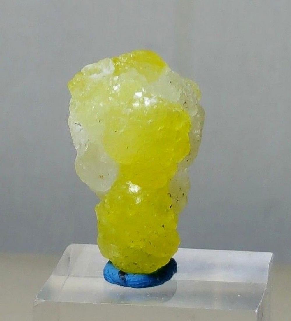 38 Carat Rare Mineral Lemon Yellow Brucite From: Title: 38 Carat Rare Mineral Lemon Yellow Brucite From Balochistan Origin: AFGHANISTAN Weight: 38 CARATS 38 Carat Rare Mineral Lemon Yellow Brucite From Balochistan No Reserve: This lot starts at $1 a