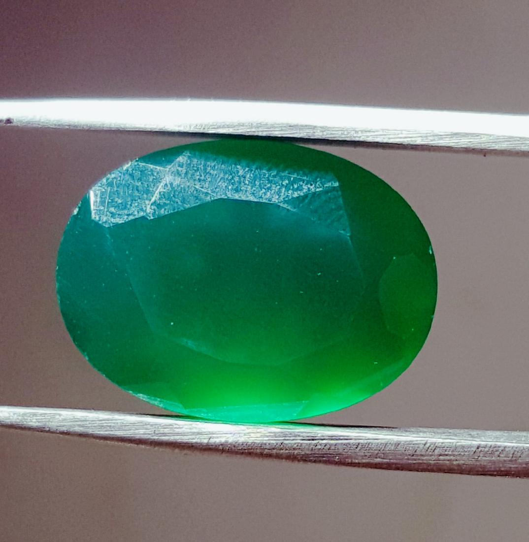 8 CARAT TOP QUALITY NATURAL OVAL SHAPE GREEN CHALCEDONY (1 of 3)